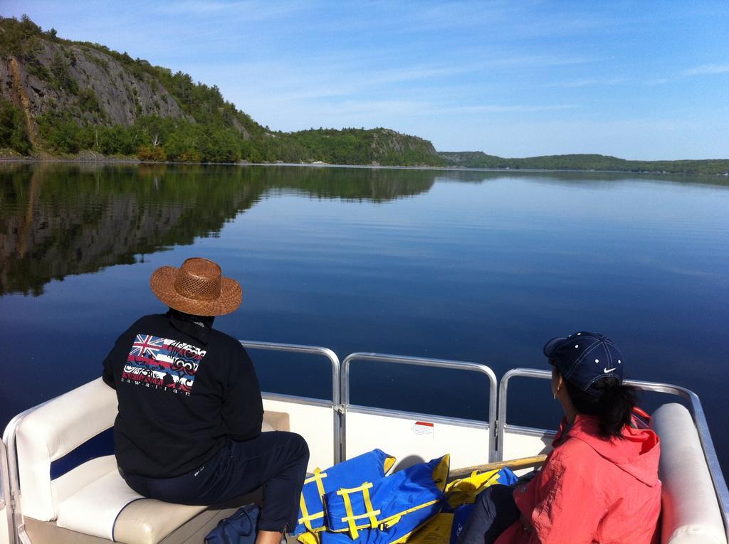 Lake Lauzon Resort Blind River ภายนอก รูปภาพ