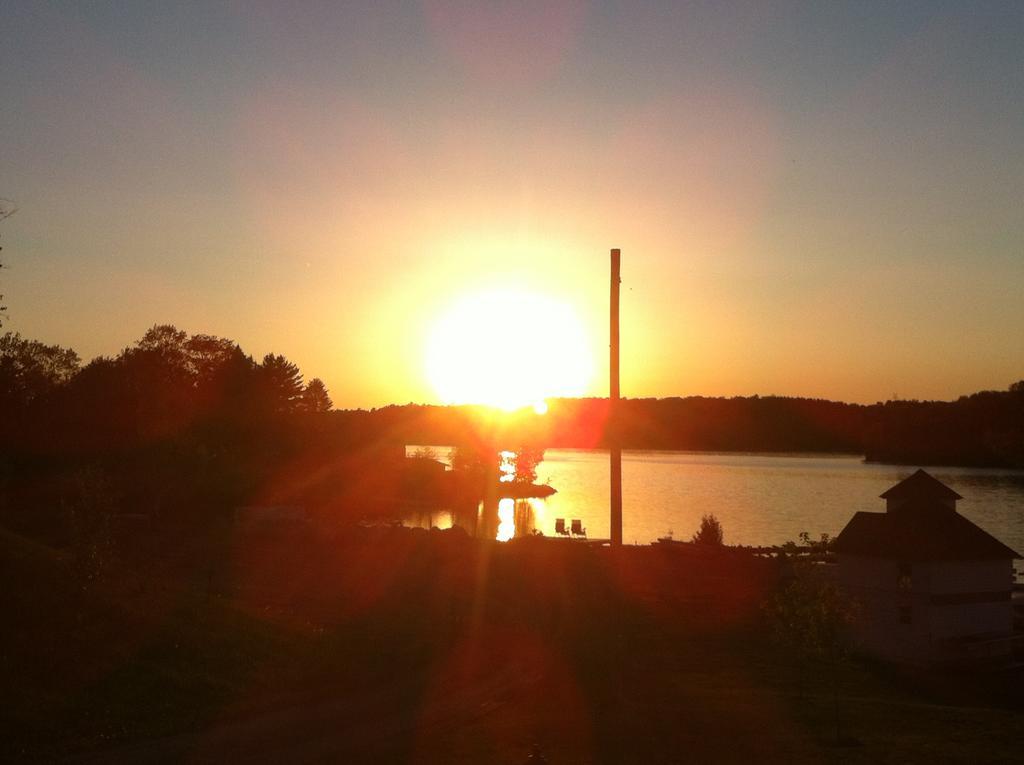 Lake Lauzon Resort Blind River ภายนอก รูปภาพ