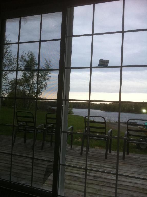 Lake Lauzon Resort Blind River ภายนอก รูปภาพ
