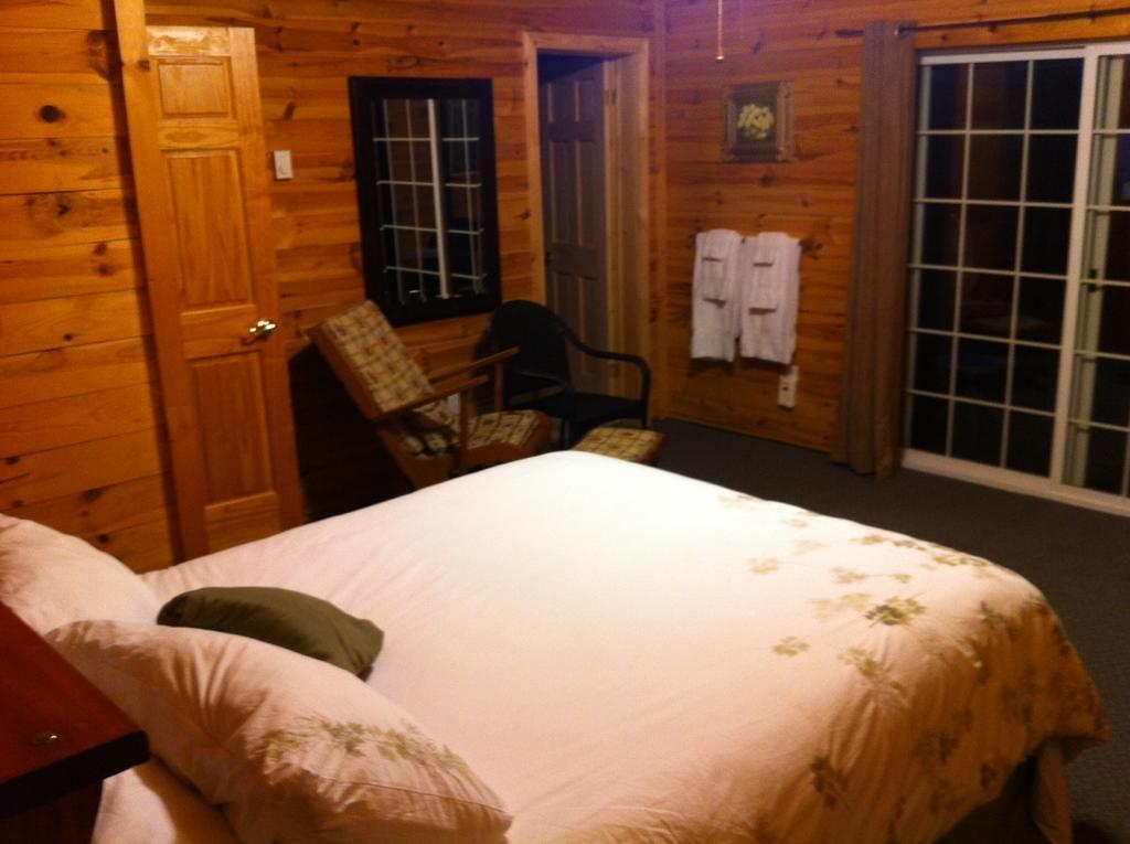 Lake Lauzon Resort Blind River ห้อง รูปภาพ